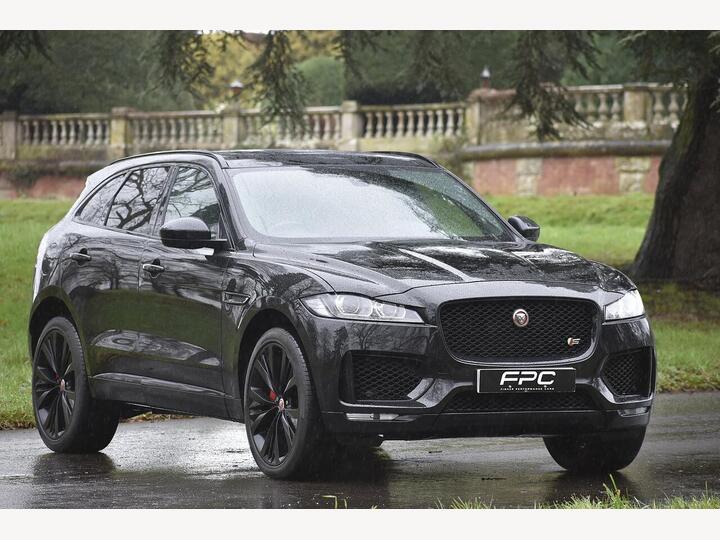 Jaguar F-PACE 3.0 D300 V6 S Auto AWD Euro 6 (s/s) 5dr Jaguar F-PACE 3.0 D300 V6 S Auto AWD Euro 6 (s/s) 5dr