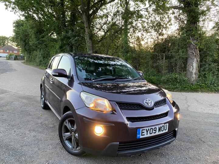 Toyota Urban Cruiser 1.33 Dual VVT-i Euro 4 (s/s) 5dr Toyota Urban Cruiser 1.33 Dual VVT-i Euro 4 (s/s) 5dr