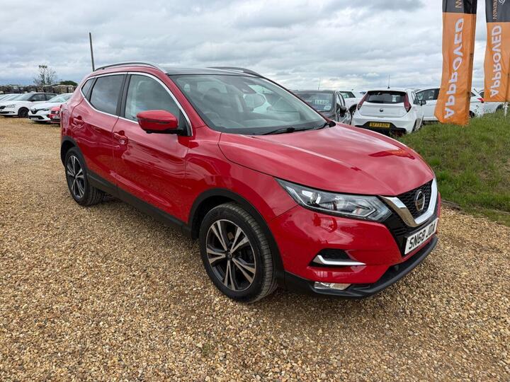 Nissan QASHQAI 1.3 DIG-T N-Connecta Euro 6 (s/s) 5dr