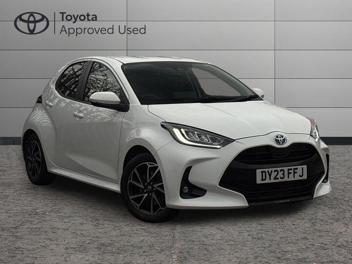 Toyota Yaris 1.5 VVT-h Design E-CVT Euro 6 (s/s) 5dr