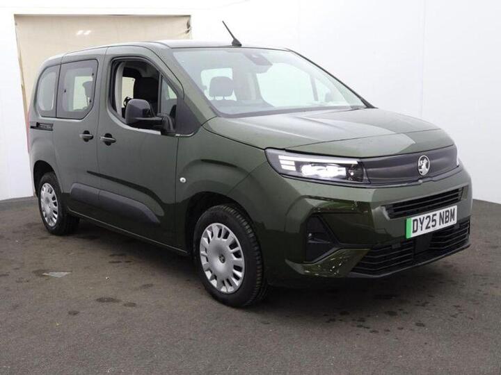 Vauxhall Combo Life Electric 52kWh Design Auto 5dr (7.4kW Charger) Vauxhall Combo Life Electric 52kWh Design Auto 5dr (7.4kW Charger)