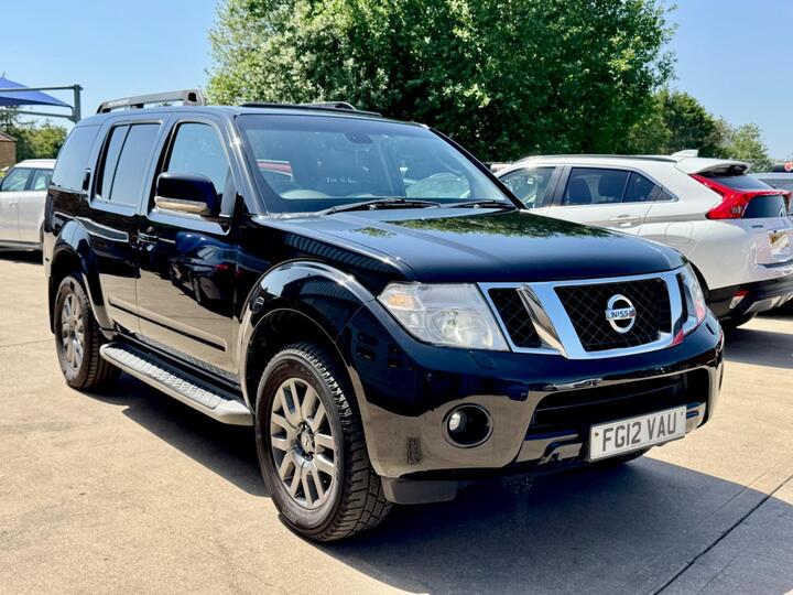 Nissan Pathfinder 2.5 DCi Tekna 4WD Euro 5 5dr