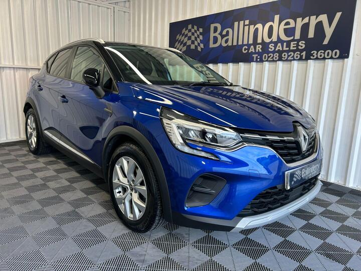 Renault Captur 1.0 TCe Iconic Euro 6 (s/s) 5dr Renault Captur 1.0 TCe Iconic Euro 6 (s/s) 5dr