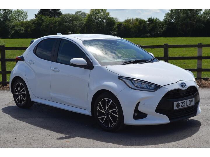 Toyota Yaris 1.5 VVT-h Design E-CVT Euro 6 (s/s) 5dr