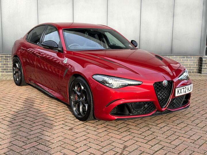 Alfa Romeo Giulia 2.9 V6 Bi-Turbo Quadrifoglio Auto Euro 6 (s/s) 4dr Alfa Romeo Giulia 2.9 V6 Bi-Turbo Quadrifoglio Auto Euro 6 (s/s) 4dr