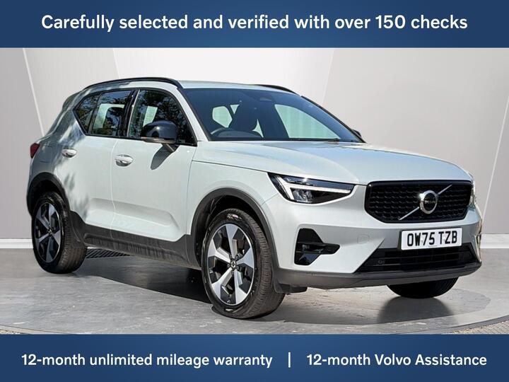 Volvo XC40 2.0 B3 MHEV Plus Dark DCT Auto Euro 6 (s/s) 5dr