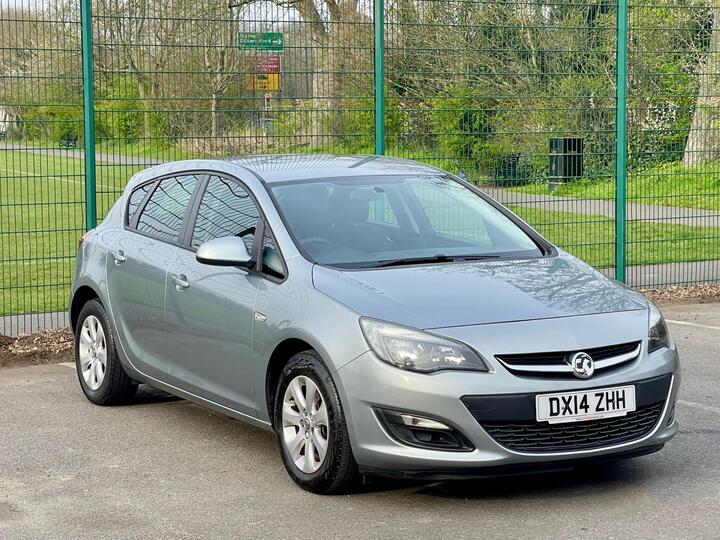 Vauxhall Astra 1.6 16v Design Euro 5 5dr Vauxhall Astra 1.6 16v Design Euro 5 5dr