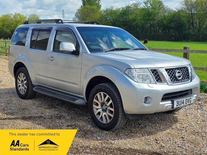 Nissan Pathfinder 2.5 DCi Tekna Auto 4WD Euro 5 5dr