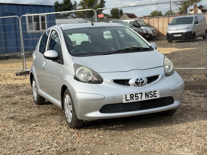 Toyota AYGO 1.0 VVT-i + MultiMode Euro 4 5dr