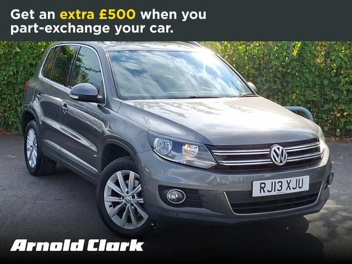 Volkswagen Tiguan 2.0 TDI BlueMotion Tech SE DSG 4WD Euro 5 (s/s) 5dr Volkswagen Tiguan 2.0 TDI BlueMotion Tech SE DSG 4WD Euro 5 (s/s) 5dr