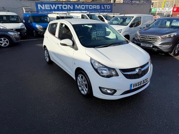 Vauxhall Viva 1.0i SE Euro 6 5dr (a/c) Vauxhall Viva 1.0i SE Euro 6 5dr (a/c)