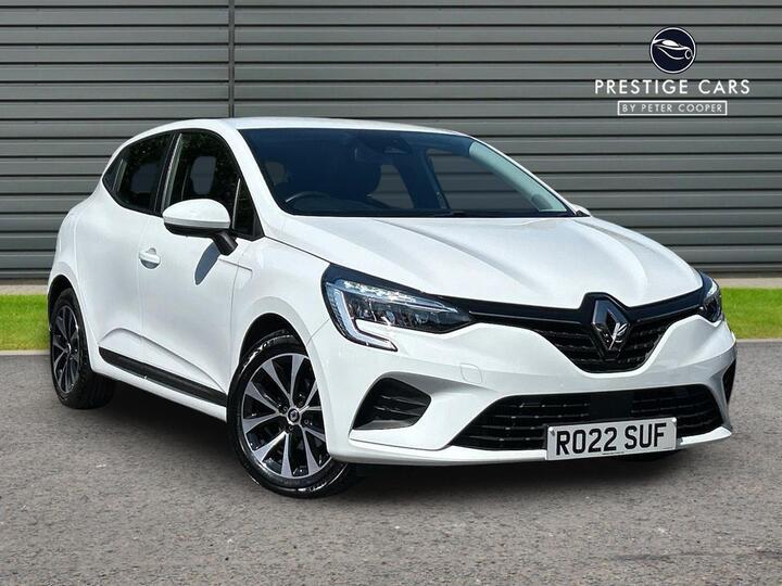 Renault Clio 1.0 TCe Iconic Edition Euro 6 (s/s) 5dr Renault Clio 1.0 TCe Iconic Edition Euro 6 (s/s) 5dr
