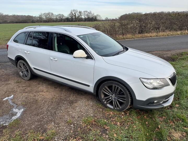 Skoda Superb 2.0 TDI Tour De France 4WD Euro 5 5dr