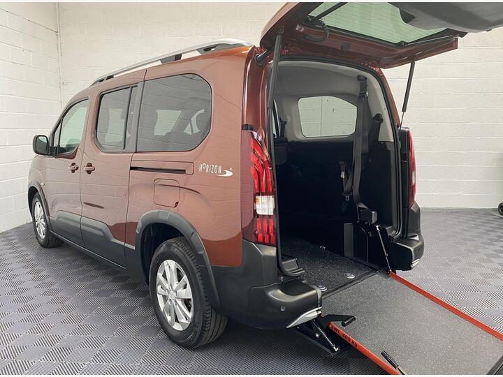 Peugeot Rifter 1.5 BlueHDi Allure Long MPV Euro 6 (s/s) 5dr Peugeot Rifter 1.5 BlueHDi Allure Long MPV Euro 6 (s/s) 5dr