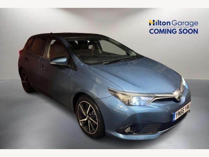 Toyota AURIS 1.8 VVT-h Design CVT Euro 6 (s/s) 5dr (Safety Sense) Toyota AURIS 1.8 VVT-h Design CVT Euro 6 (s/s) 5dr (Safety Sense)