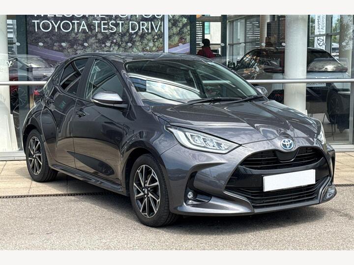 Toyota Yaris 1.5 VVT-h Design E-CVT Euro 6 (s/s) 5dr