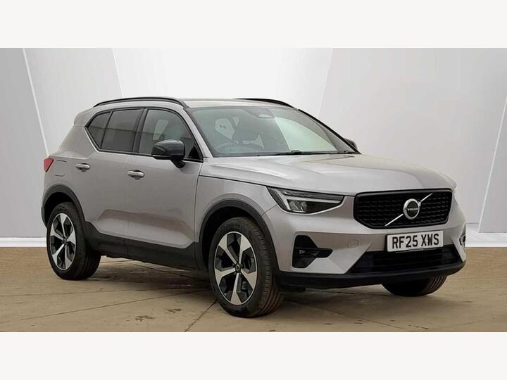 Volvo XC40 2.0 B4 MHEV Plus Dark DCT Auto Euro 6 (s/s) 5dr