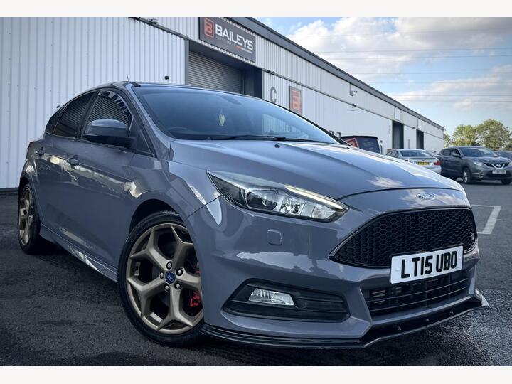 Ford Focus 2.0T EcoBoost ST-3 Euro 6 (s/s) 5dr