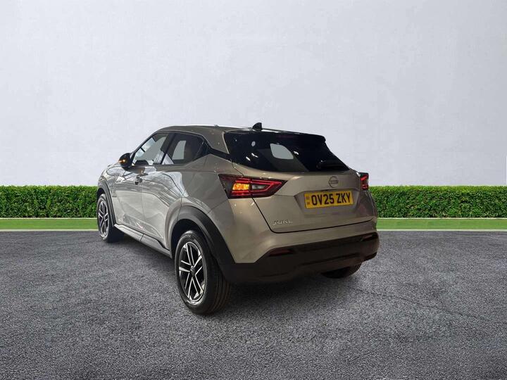 Nissan JUKE 1.0 DIG-T N-Connecta Euro 6 (s/s) 5dr