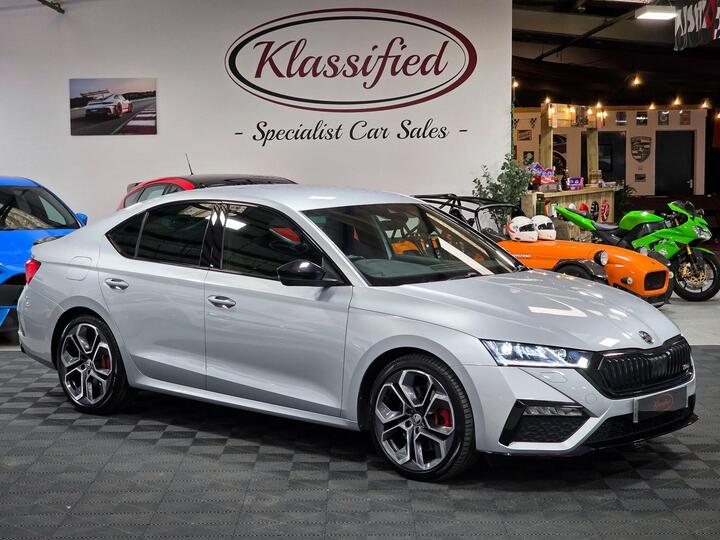 Skoda Octavia 2.0 TSI VRS DSG Euro 6 (s/s) 5dr Skoda Octavia 2.0 TSI VRS DSG Euro 6 (s/s) 5dr