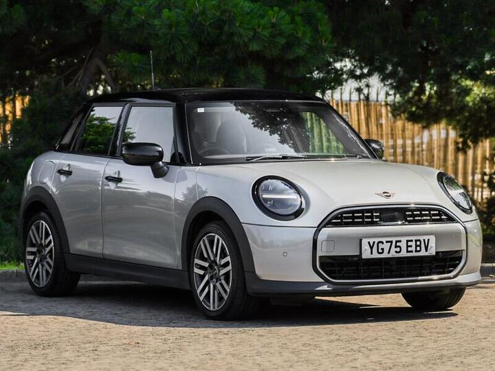 MINI Hatch 1.5C Classic Steptronic Euro 6 (s/s) 5dr