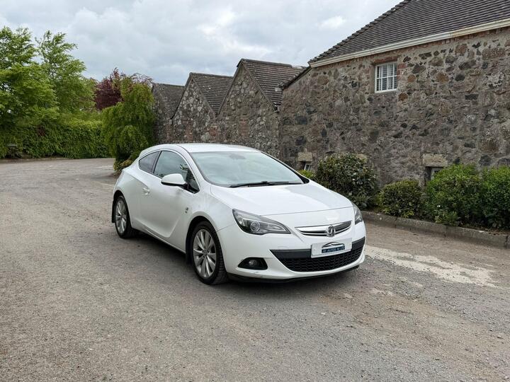 Vauxhall Astra GTC 2.0 CDTi SRi Euro 5 (s/s) 3dr Vauxhall Astra GTC 2.0 CDTi SRi Euro 5 (s/s) 3dr