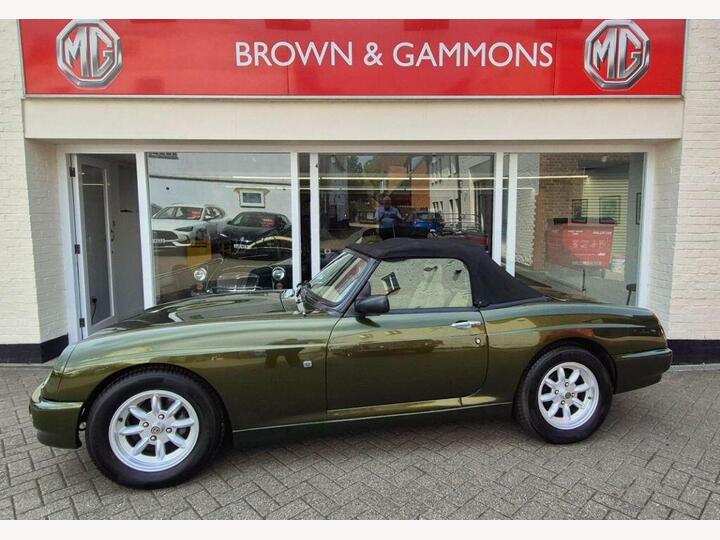 MG RV8 3.9i V8