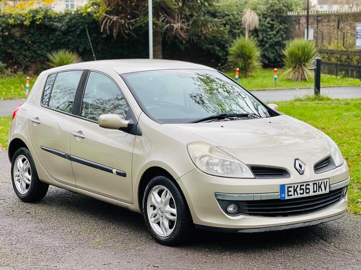 Renault Clio 1.6 VVT Privilege 5dr