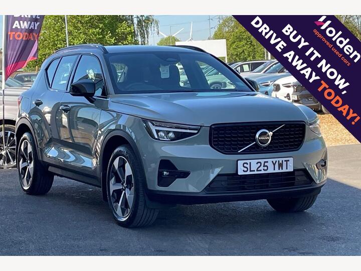 Volvo XC40 2.0 B4 MHEV Plus Dark DCT Auto Euro 6 (s/s) 5dr