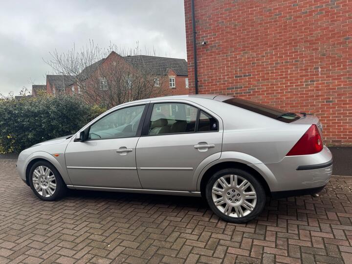 Ford Mondeo 2.0 Ghia X 5dr