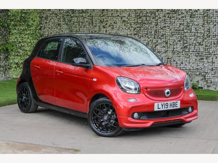 Smart ForFour Urban Shadow 0.9T Twinamic | Mobile Integration Using MirrorLink | Navigation Via Mobile | Speed Limiter | Cruise Control | LED Lights