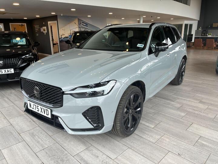 Volvo XC60 2.0 B5 MHEV Plus Black Edition Auto AWD Euro 6 (s/s) 5dr