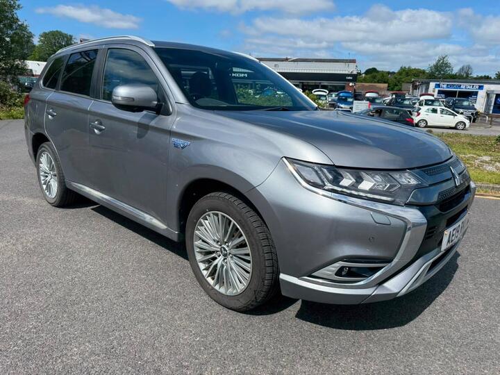Mitsubishi Outlander 2.4h TwinMotor 13.8kWh 4h CVT 4WD Euro 6 (s/s) 5dr