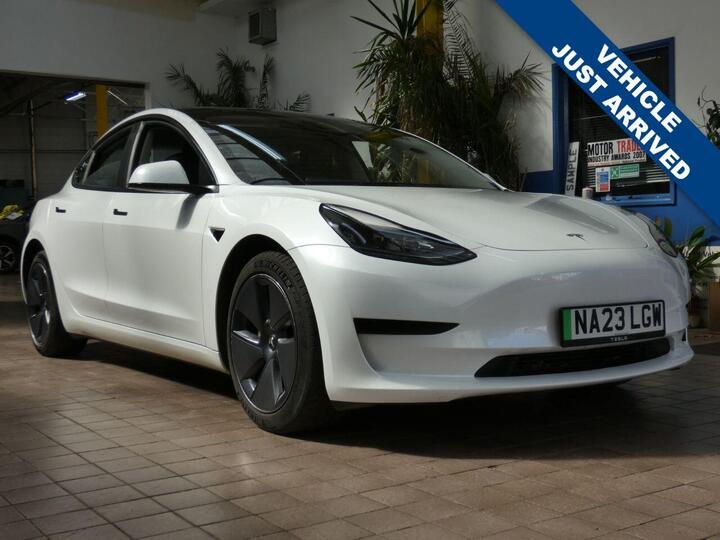 Tesla Model 3 Auto RWD 4dr