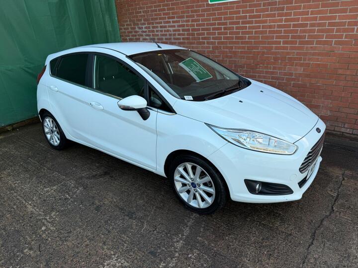Ford Fiesta 1.0T EcoBoost Titanium Euro 6 (s/s) 5dr