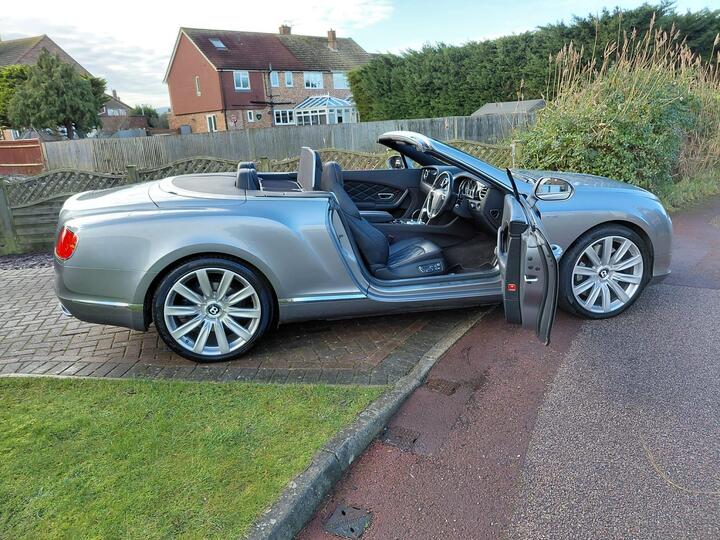 Bentley Continental 6.0 W12 GTC Auto 4WD Euro 5 2dr Bentley Continental 6.0 W12 GTC Auto 4WD Euro 5 2dr
