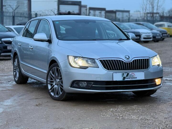 Skoda Superb 2.0 TDI Elegance DSG Euro 5 (s/s) 5dr