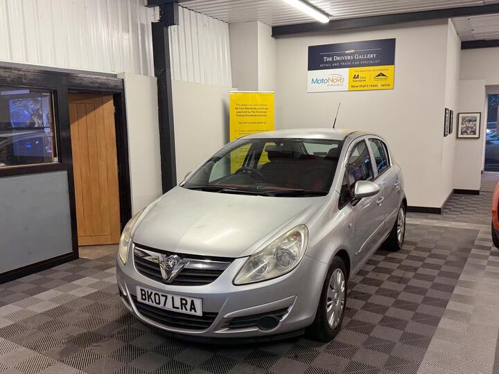 Vauxhall Corsa 1.4i 16v Club 5dr