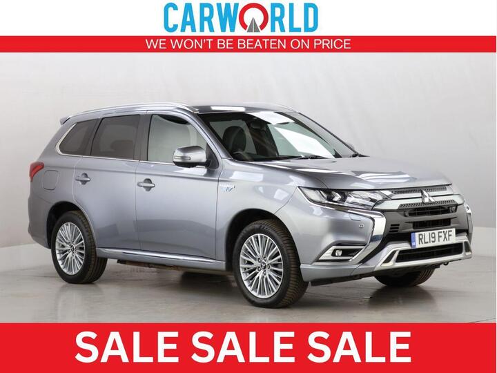 Mitsubishi OUTLANDER 2.4h TwinMotor 13.8kWh 5hs CVT 4WD Euro 6 (s/s) 5dr Mitsubishi OUTLANDER 2.4h TwinMotor 13.8kWh 5hs CVT 4WD Euro 6 (s/s) 5dr
