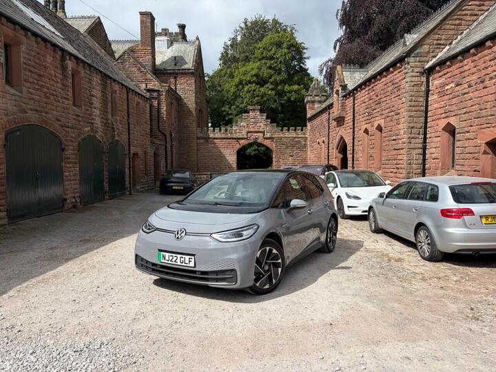 Volkswagen ID.3 Pro 58kWh Family Auto 5dr