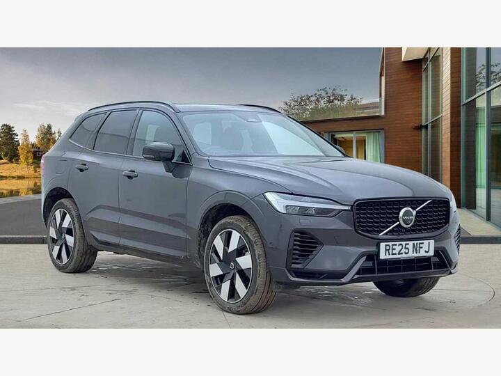 Volvo XC60 2.0h T8 18.8kWh Ultra Dark Auto AWD Euro 6 (s/s) 5dr