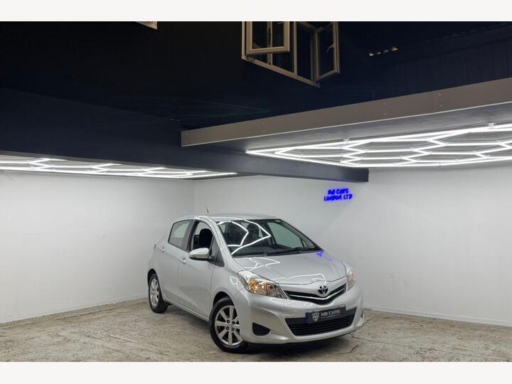 Toyota YARIS 1.33 Dual VVT-i TR Euro 5 5dr