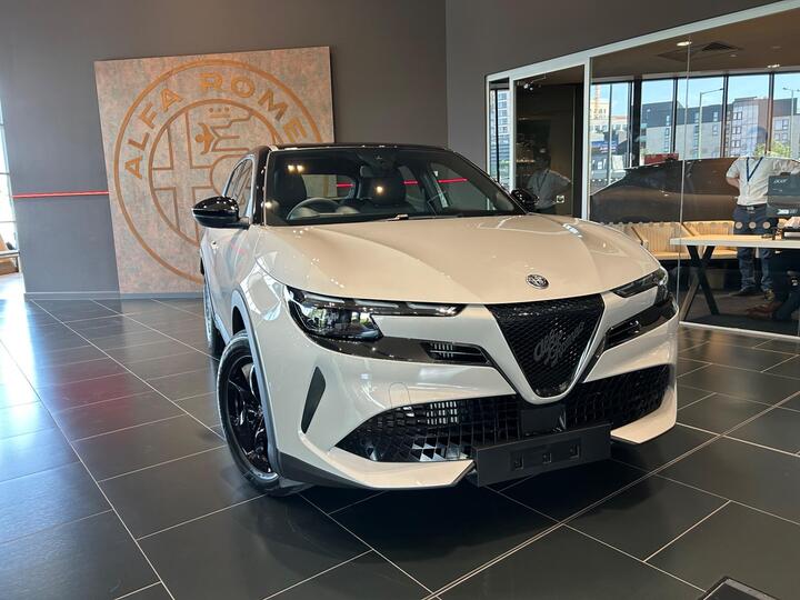 Alfa Romeo Junior 1.2 MHEV Ibrida E-DCT Euro 6 (s/s) 5dr