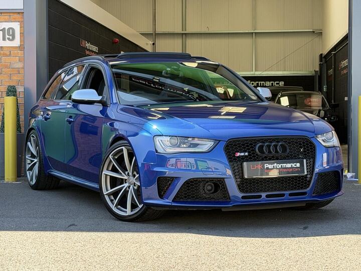 Audi RS4 4.2 FSI V8 S Tronic Quattro Euro 5 5dr Audi RS4 4.2 FSI V8 S Tronic Quattro Euro 5 5dr