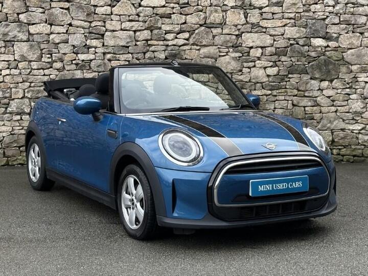 MINI Convertible 1.5 Cooper Classic Steptronic Euro 6 (s/s) 2dr MINI Convertible 1.5 Cooper Classic Steptronic Euro 6 (s/s) 2dr