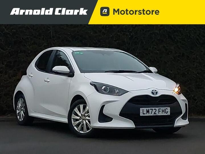 Toyota Yaris 1.5 VVT-h Icon E-CVT Euro 6 (s/s) 5dr Toyota Yaris 1.5 VVT-h Icon E-CVT Euro 6 (s/s) 5dr