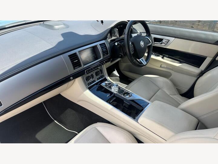 Jaguar XF 3.0d S V6 Portfolio Sportbrake Auto Euro 5 (s/s) 5dr