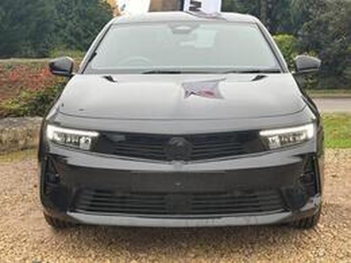 Vauxhall Astra 1.2 Turbo GS Sports Tourer Euro 6 (s/s) 5dr Vauxhall Astra 1.2 Turbo GS Sports Tourer Euro 6 (s/s) 5dr