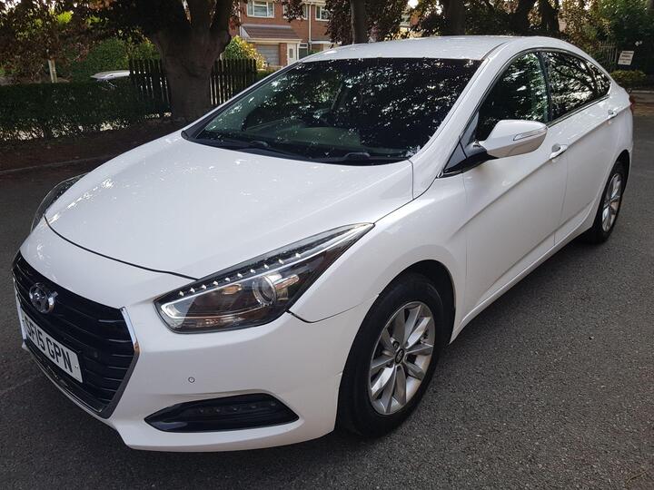 Hyundai I40 1.7 CRDi Blue Drive SE Nav Business Euro 6 (s/s) 4dr Hyundai I40 1.7 CRDi Blue Drive SE Nav Business Euro 6 (s/s) 4dr