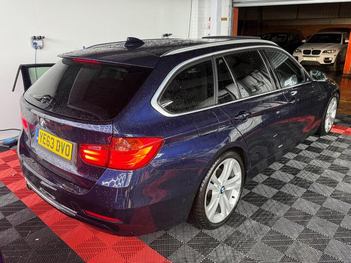 BMW 3 Series 3.0 330d Luxury Touring Auto XDrive Euro 5 (s/s) 5dr